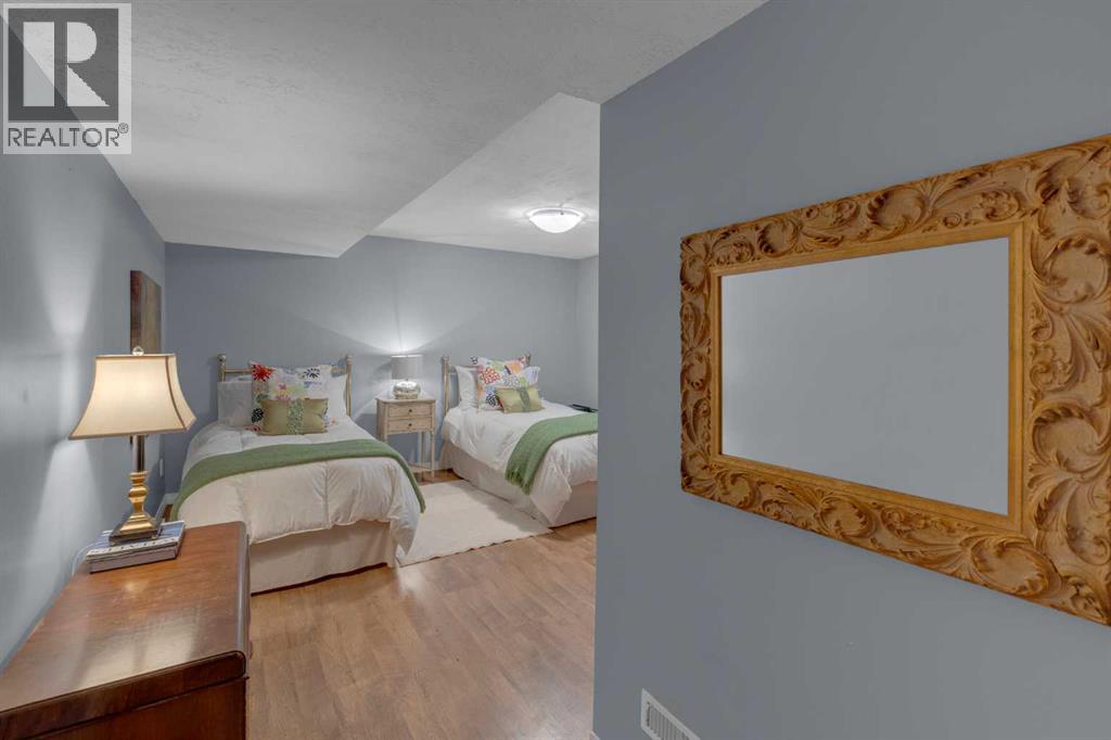 Photo 26 of 120 Deercross Road Se, Calgary AB