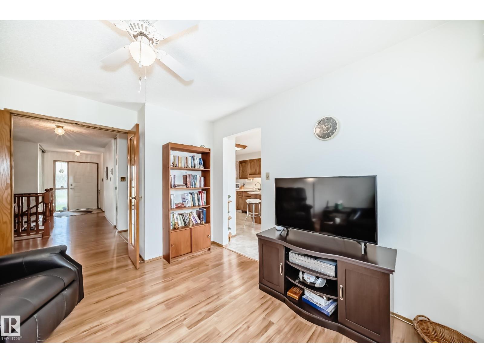 Photo 14 of 10652 153 Av Nw, Edmonton AB