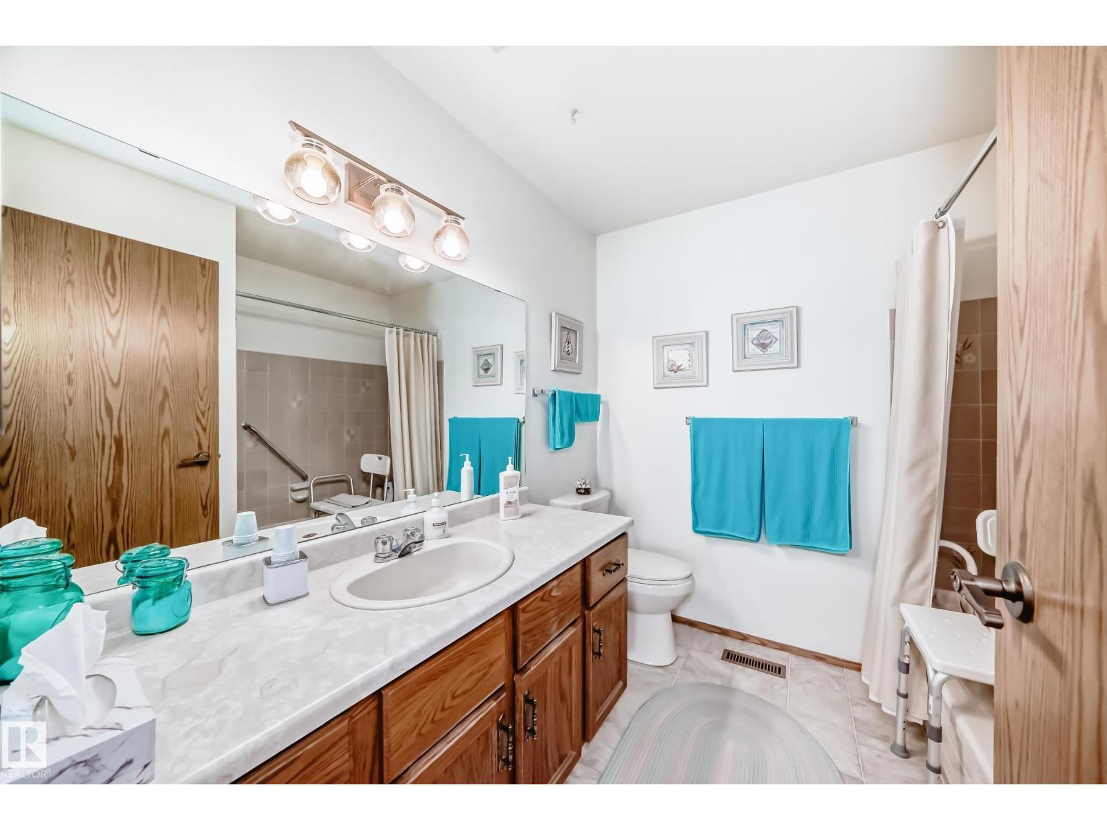 Photo 25 of 10652 153 Av Nw, Edmonton AB