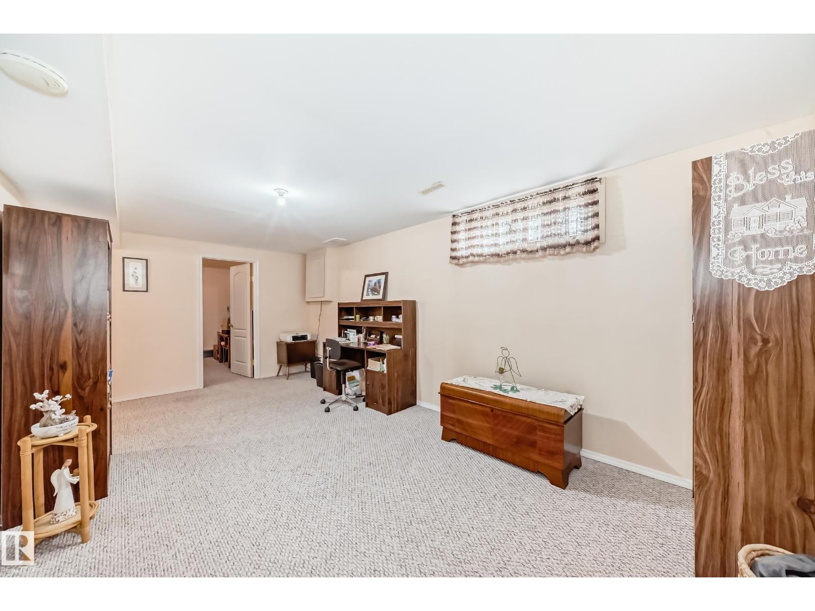 Photo 28 of 10652 153 Av Nw, Edmonton AB