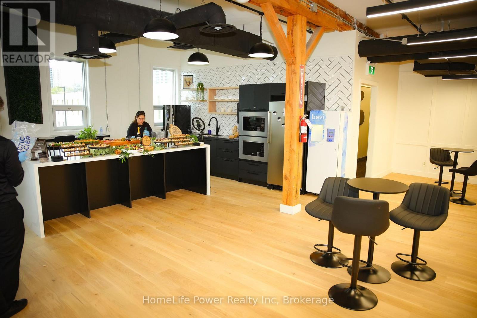 Photo 2 of 300 22 72 Victoria Street S, Kitchener ON