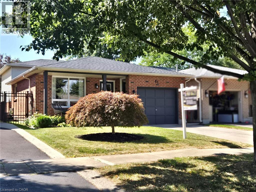 Photo 1 of 41 Sandra Crescent, Grimsby ON