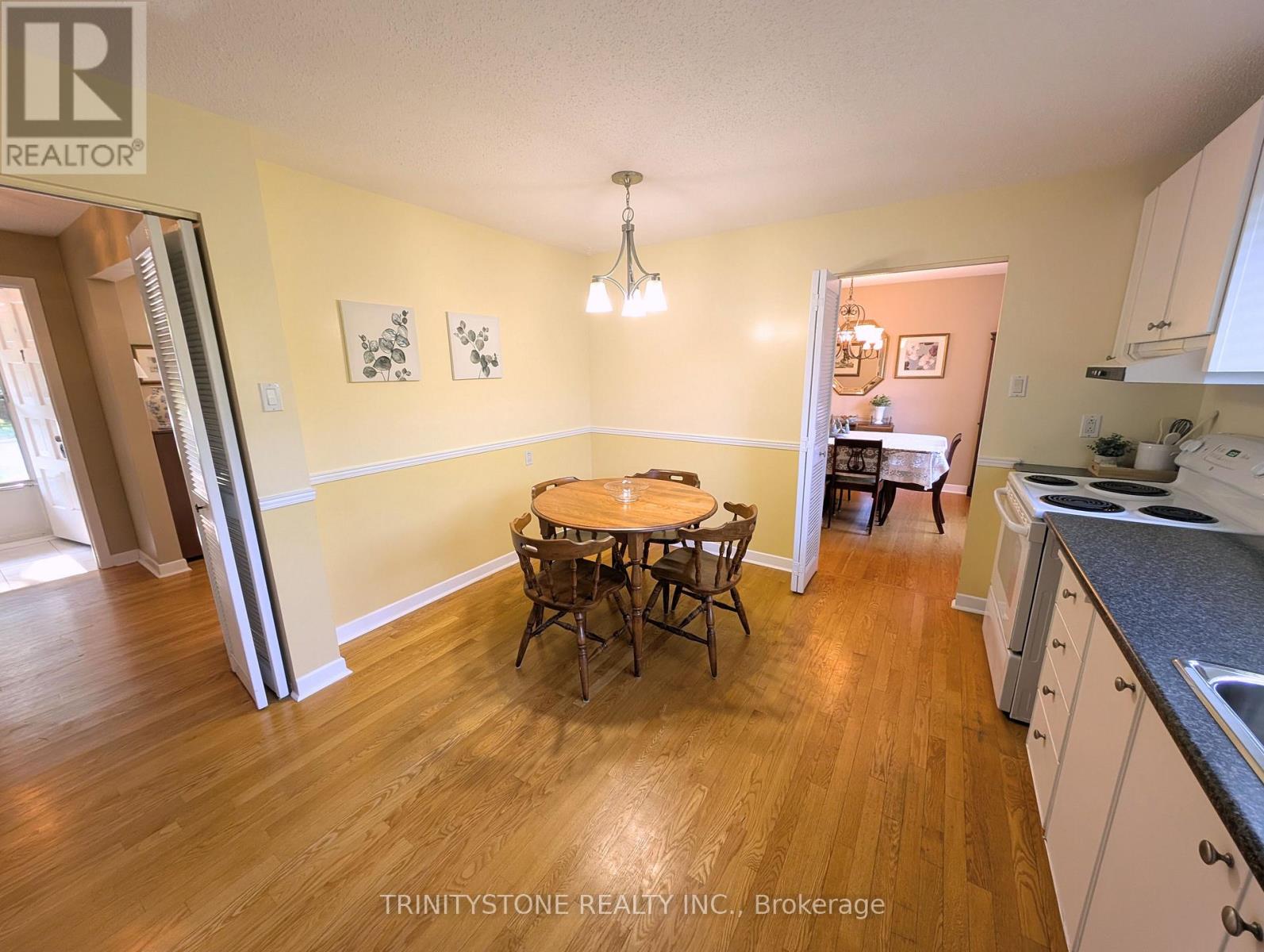 Photo 12 of 7 Pulford Crescent, Ottawa ON