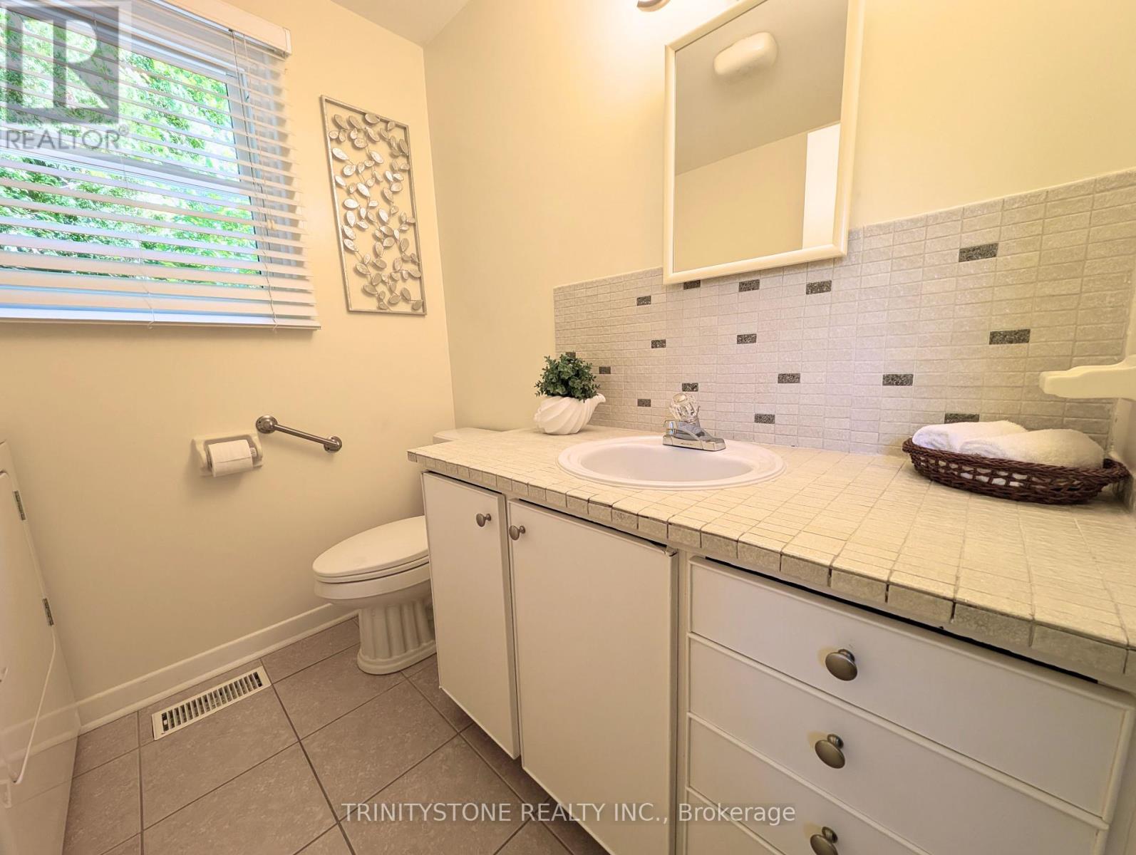 Photo 14 of 7 Pulford Crescent, Ottawa ON