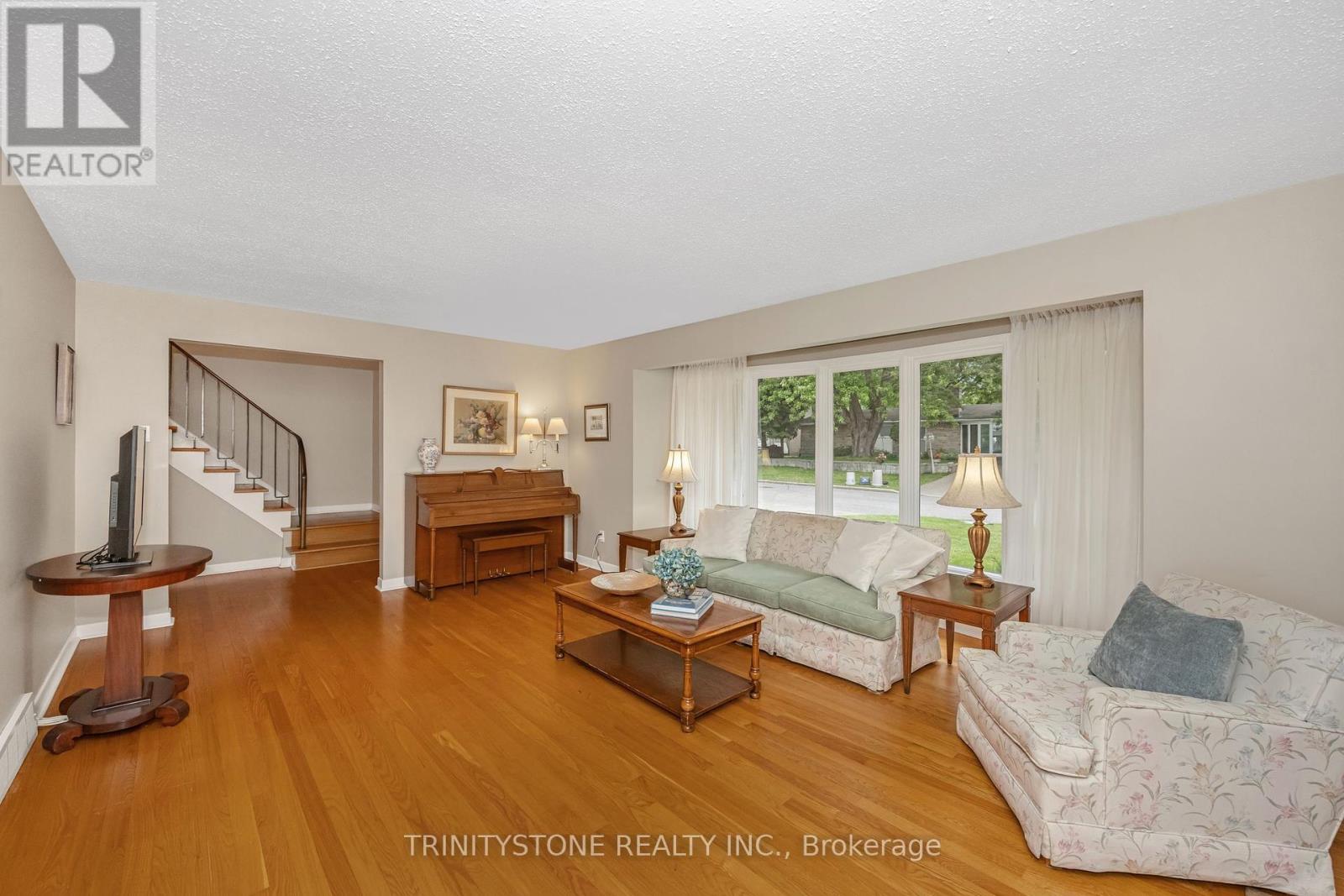 Photo 7 of 7 Pulford Crescent, Ottawa ON