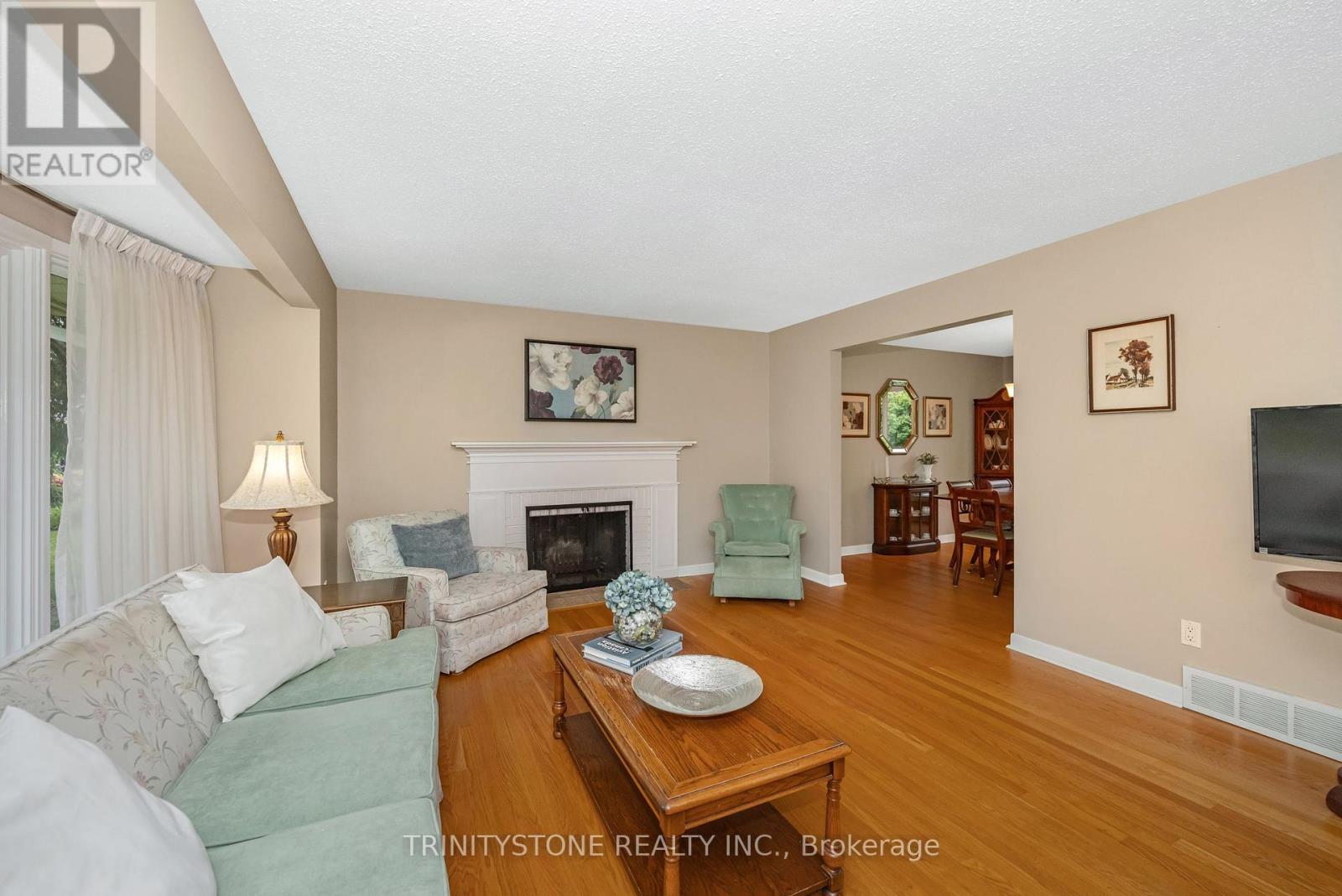 Photo 9 of 7 Pulford Crescent, Ottawa ON