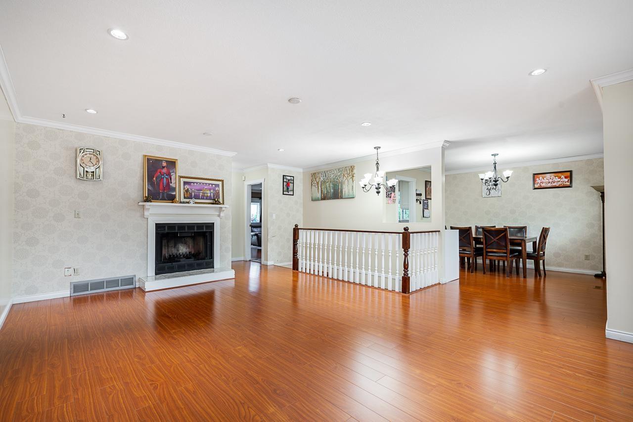 Photo 10 of 13286 98 Avenue, Surrey BC