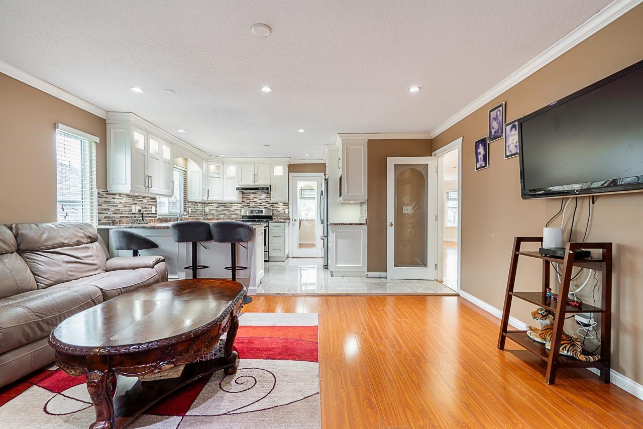 Photo 18 of 13286 98 Avenue, Surrey BC
