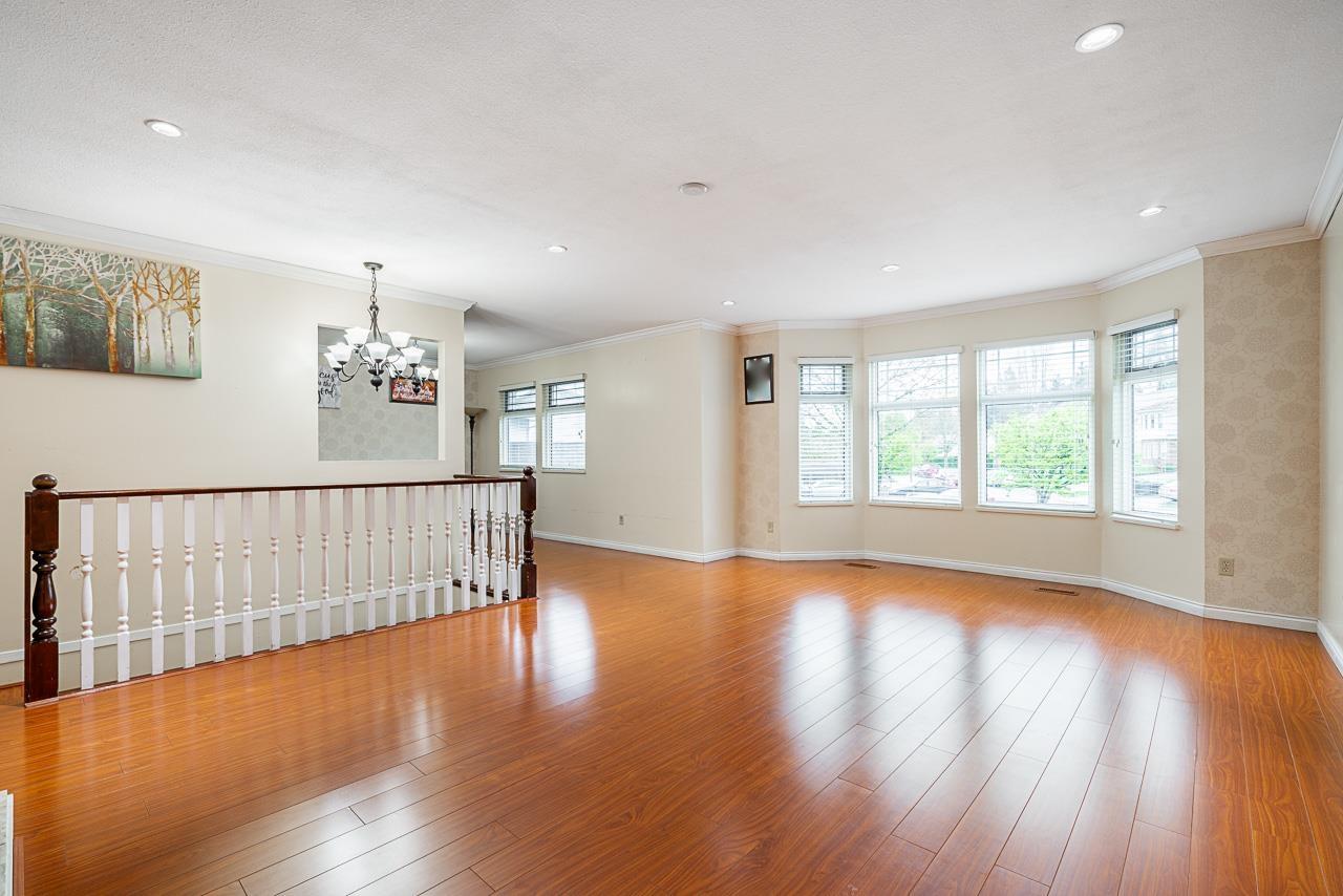Photo 7 of 13286 98 Avenue, Surrey BC