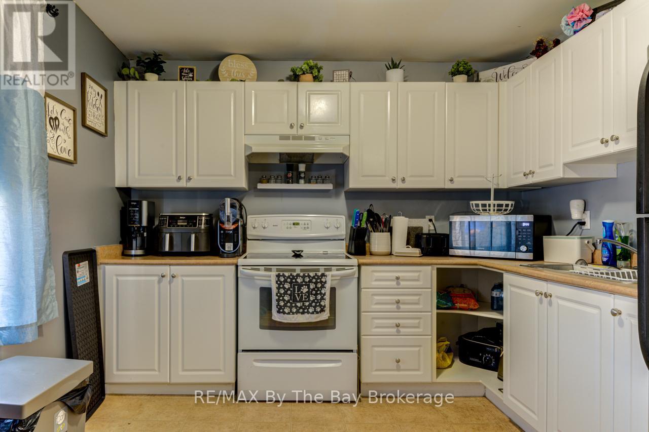 Photo 10 of 8 Yonge Street N, Springwater ON