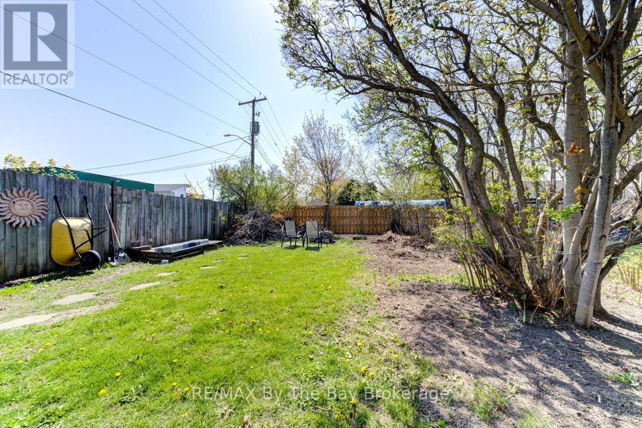 Photo 22 of 8 Yonge Street N, Springwater ON