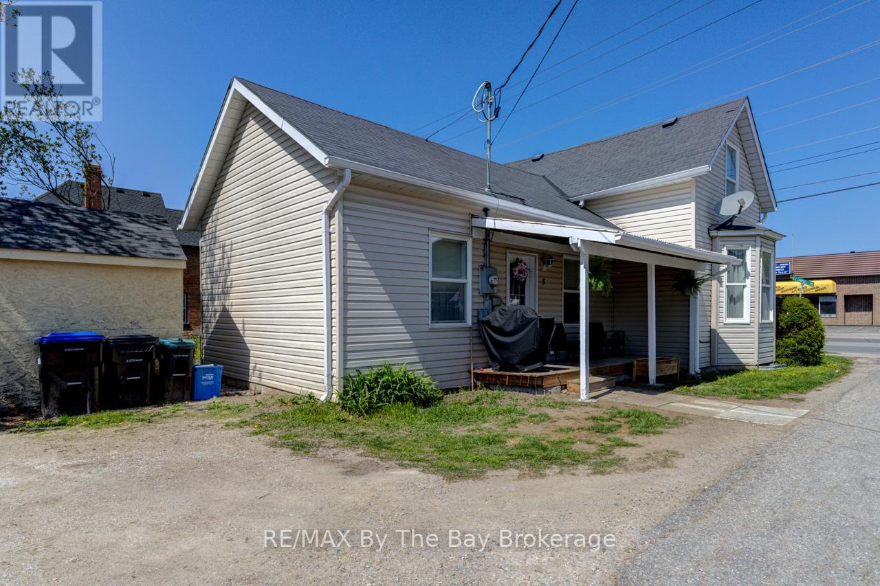 Photo 3 of 8 Yonge Street N, Springwater ON