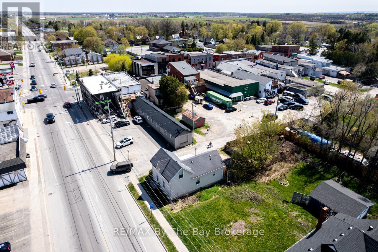 Photo 31 of 8 Yonge Street N, Springwater ON
