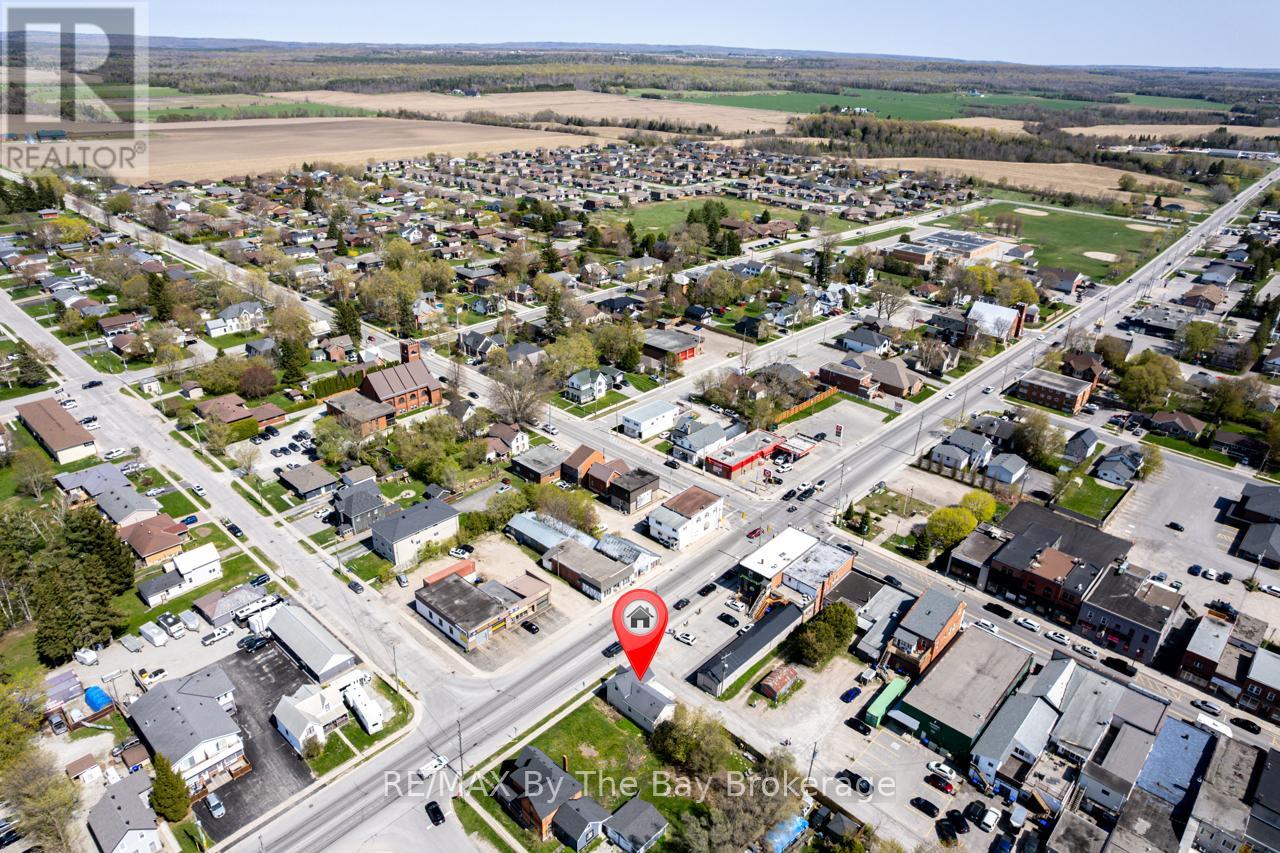 Photo 37 of 8 Yonge Street N, Springwater ON