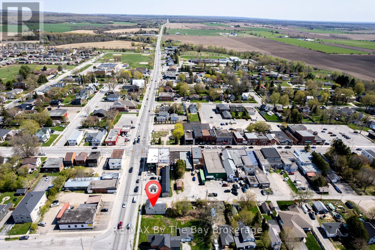 Photo 38 of 8 Yonge Street N, Springwater ON