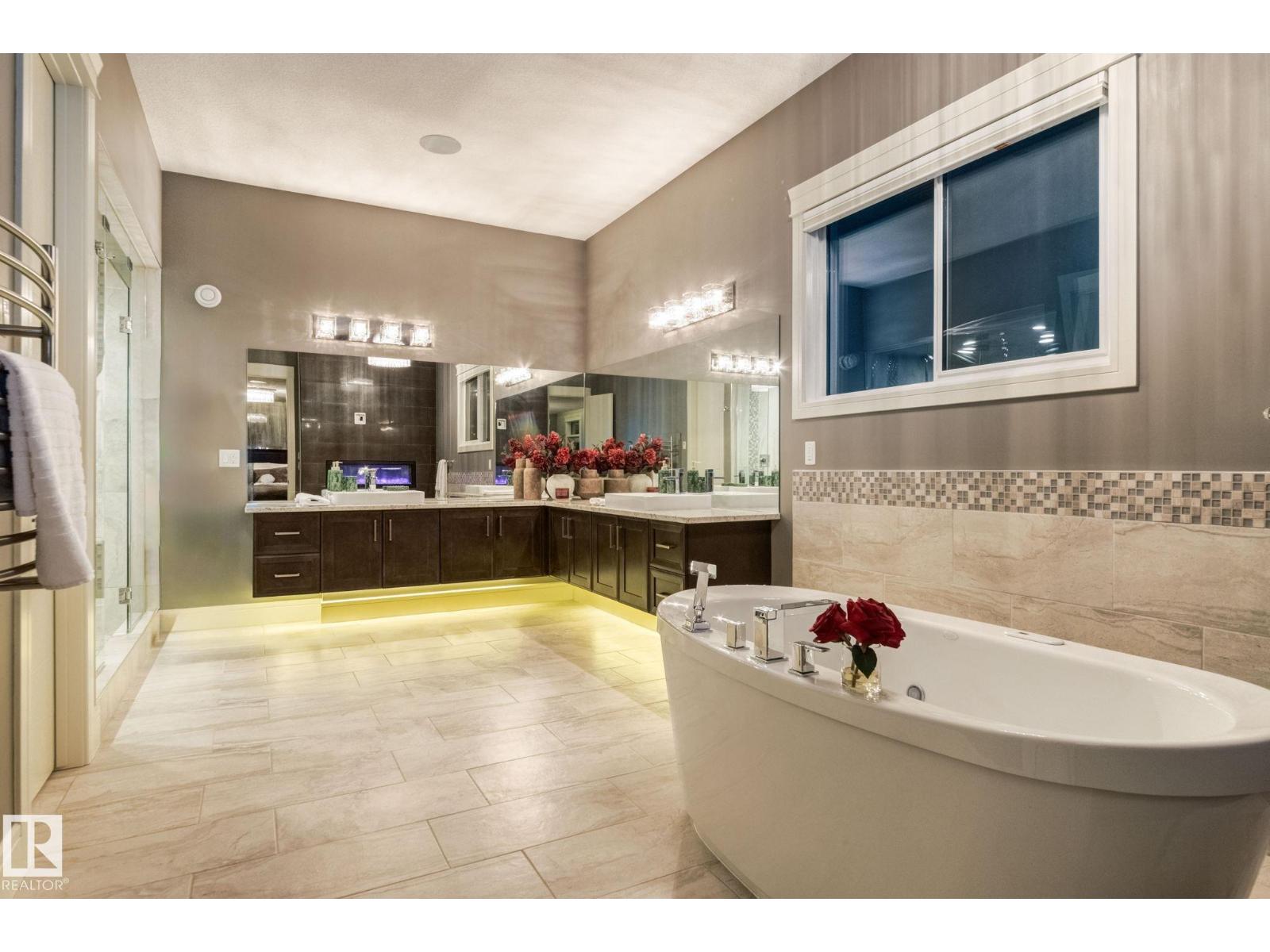Photo 22 of 4096 Whispering River Dr Nw, Edmonton AB