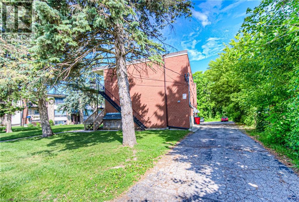 Photo 5 of 76 Barbara Crescent, Kitchener ON
