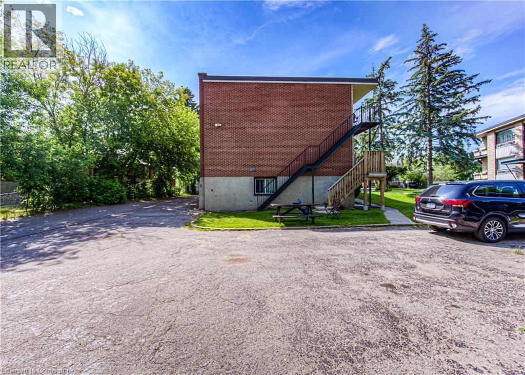 Photo 9 of 76 Barbara Crescent, Kitchener ON