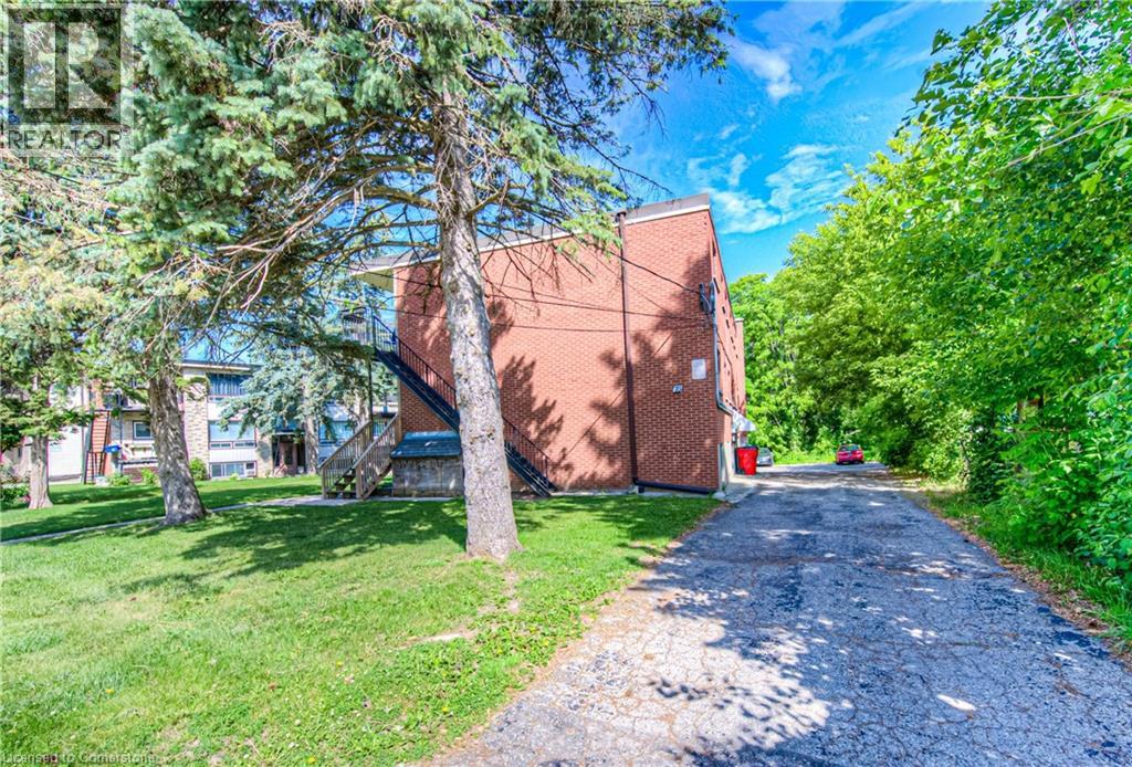 Photo 34 of 76 Barbara Crescent, Kitchener ON