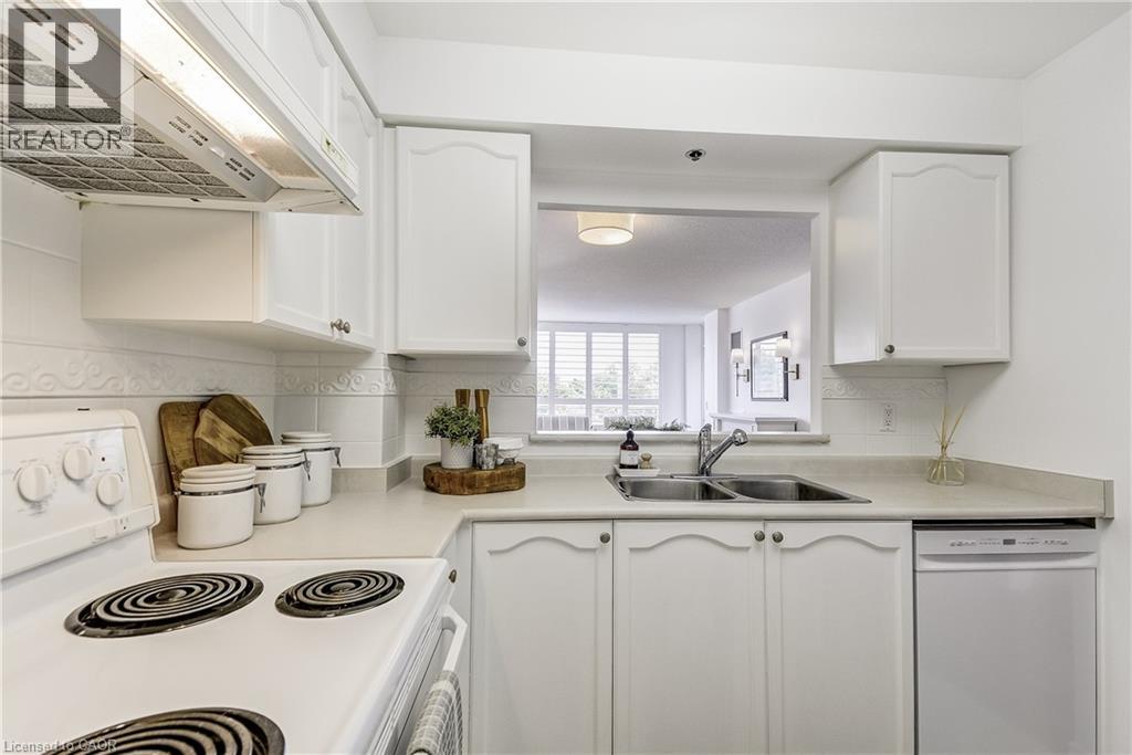 Photo 9 of 100 Burloak Drive Unit 1416, Burlington ON