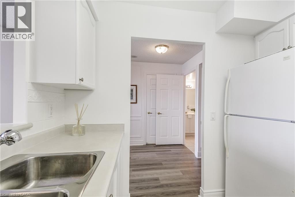 Photo 10 of 100 Burloak Drive Unit 1416, Burlington ON