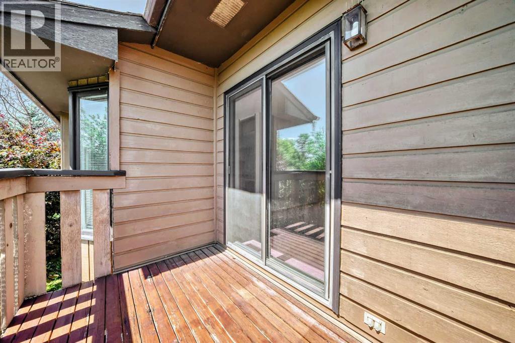 Photo 26 of 111 Deercross Road Se, Calgary AB