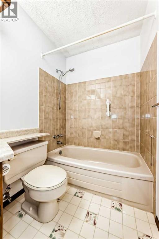 Photo 35 of 111 Deercross Road Se, Calgary AB