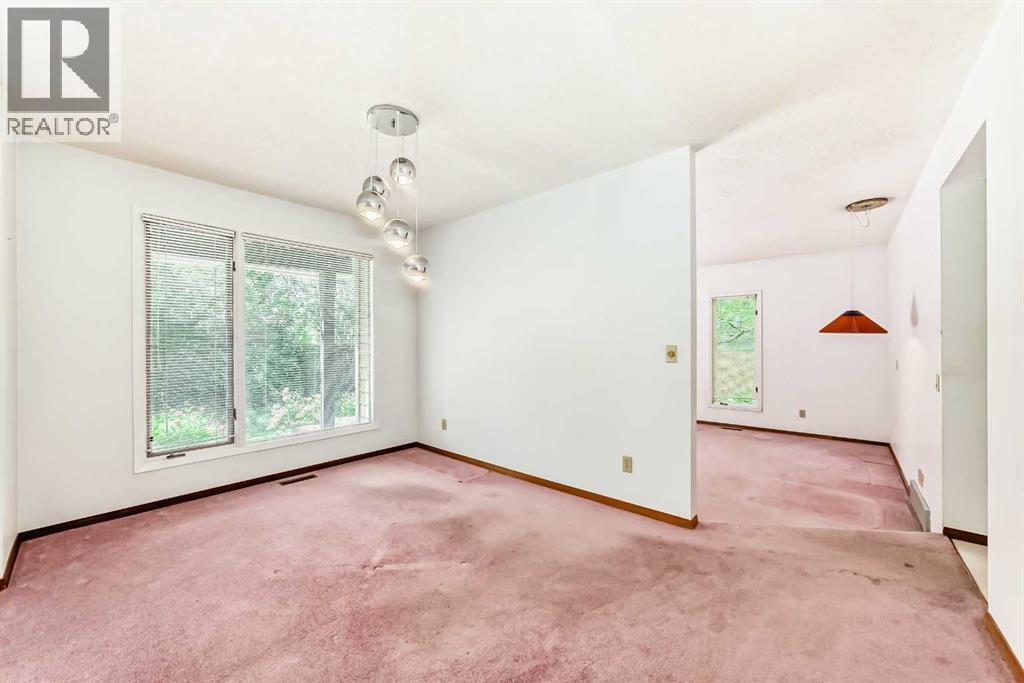 Photo 16 of 111 Deercross Road Se, Calgary AB