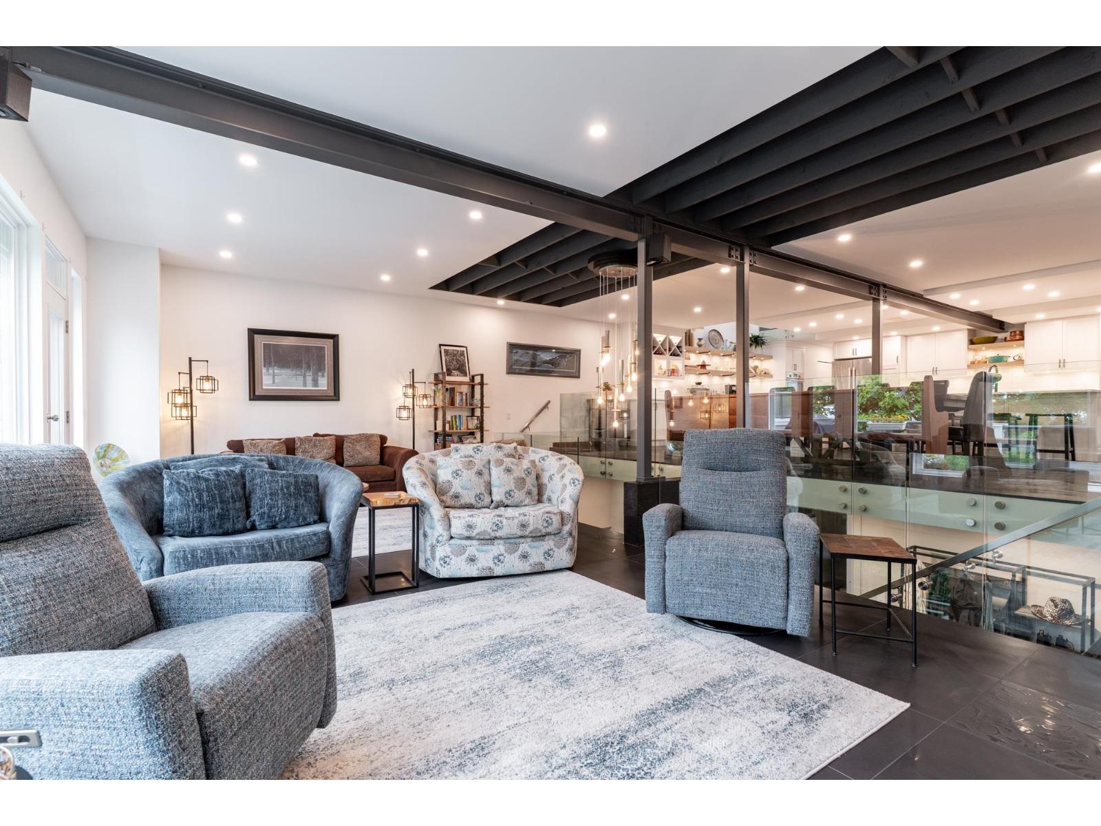 Photo 12 of 7 15161 Prospect Avenue, White Rock BC