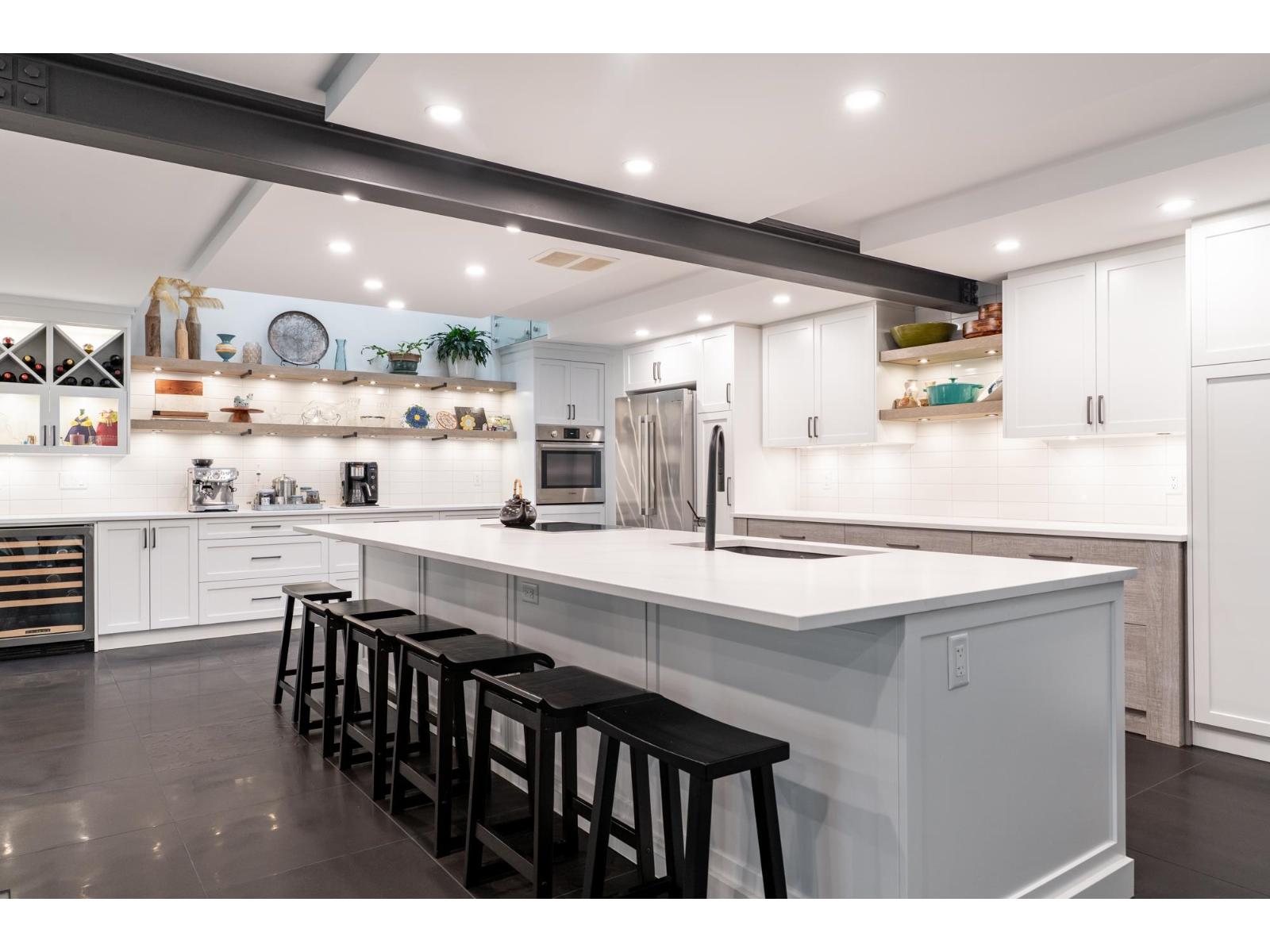 Photo 9 of 7 15161 Prospect Avenue, White Rock BC