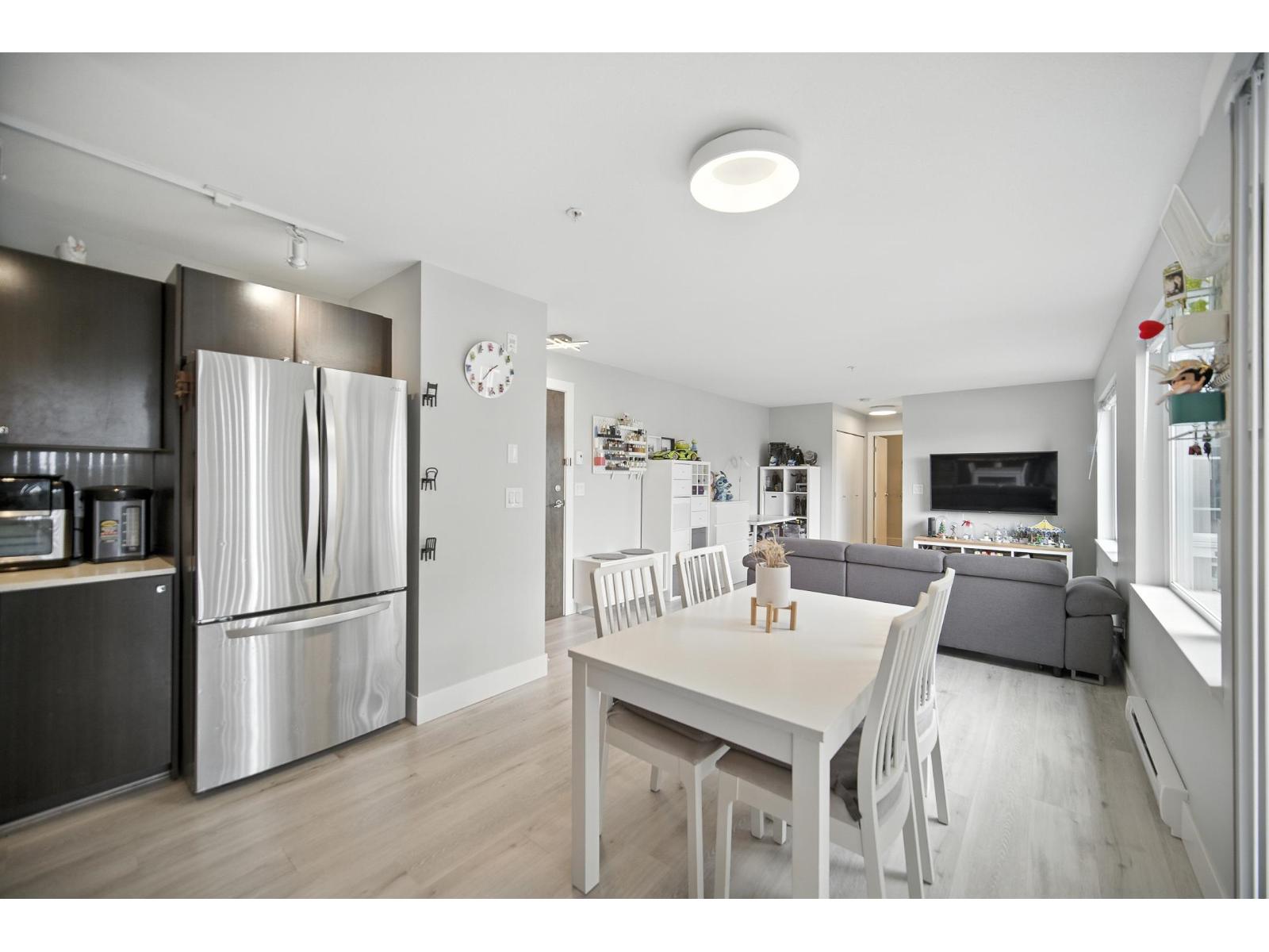 Photo 3 of 305 13740 75 A Avenue, Surrey BC