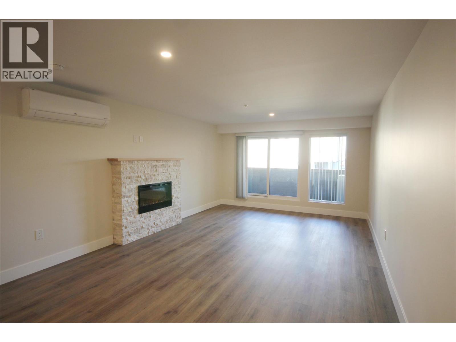 209 217 Elm Avenue, Penticton