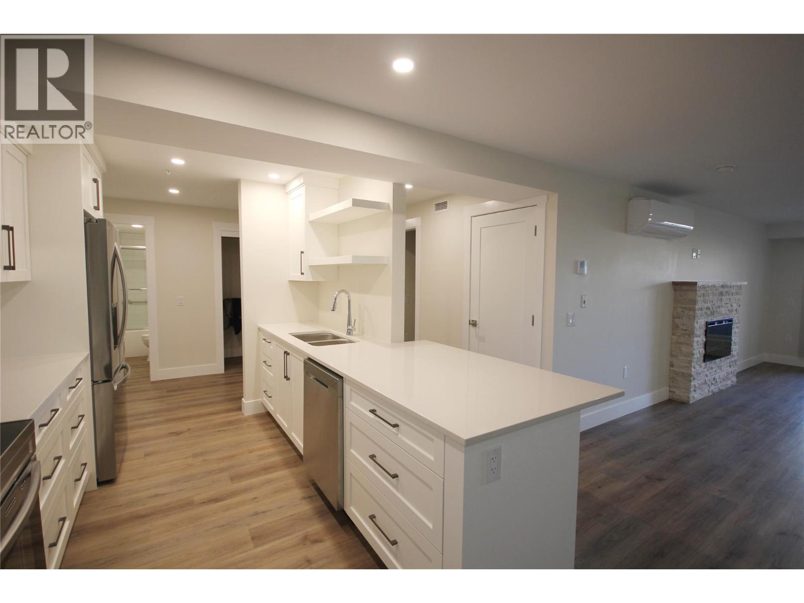 209 217 Elm Avenue, Penticton