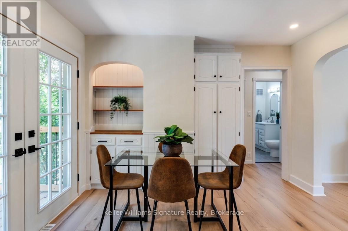 Photo 13 of 44 Grove Crescent, Brantford ON
