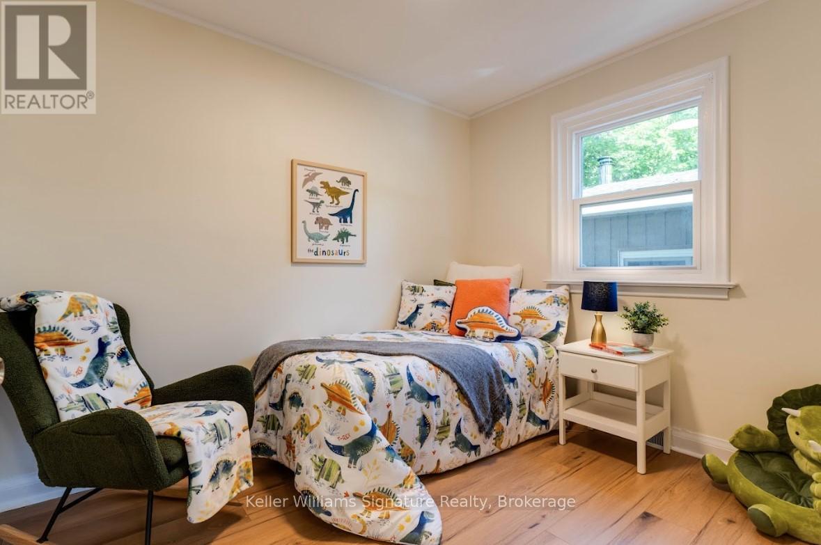Photo 16 of 44 Grove Crescent, Brantford ON