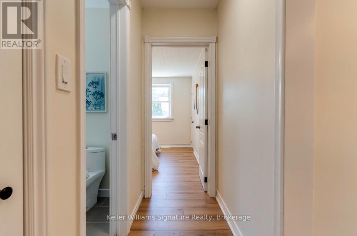 Photo 17 of 44 Grove Crescent, Brantford ON