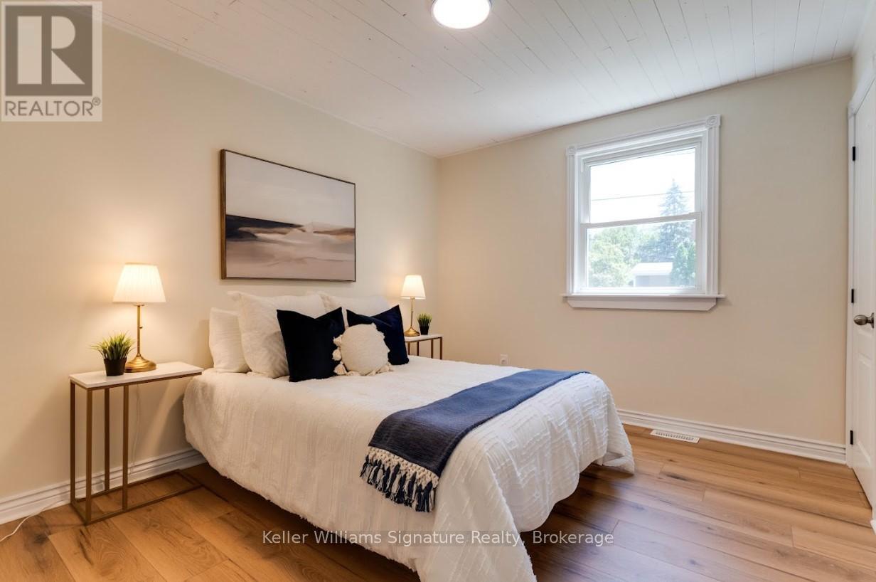 Photo 19 of 44 Grove Crescent, Brantford ON