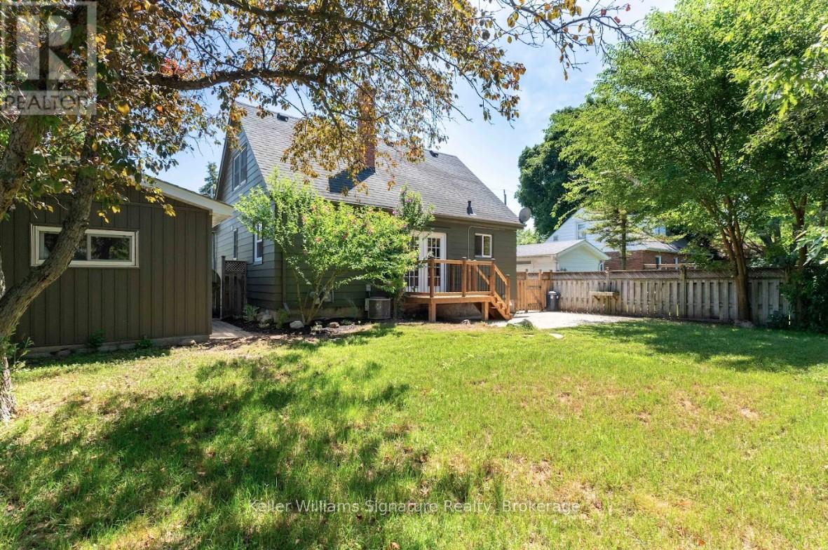 Photo 38 of 44 Grove Crescent, Brantford ON