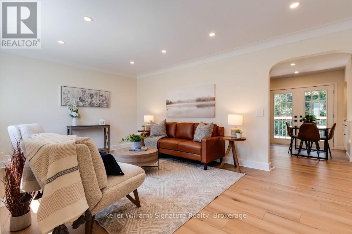 Photo 4 of 44 Grove Crescent, Brantford ON