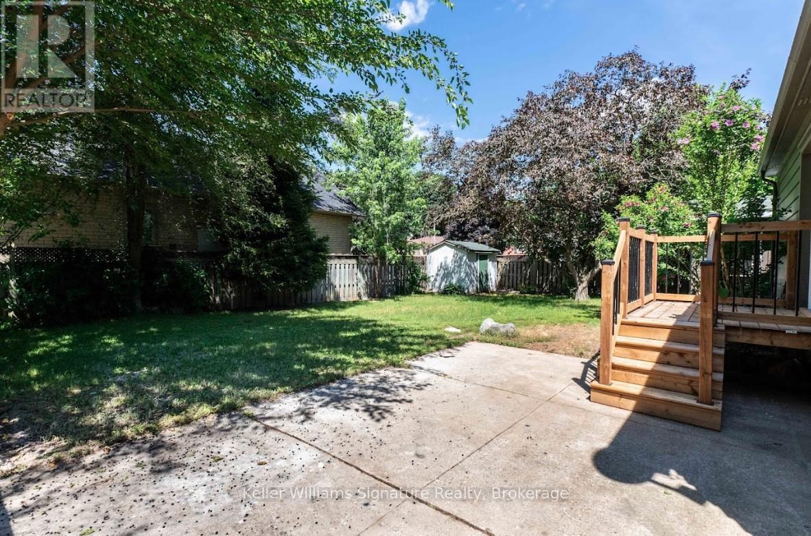 Photo 40 of 44 Grove Crescent, Brantford ON