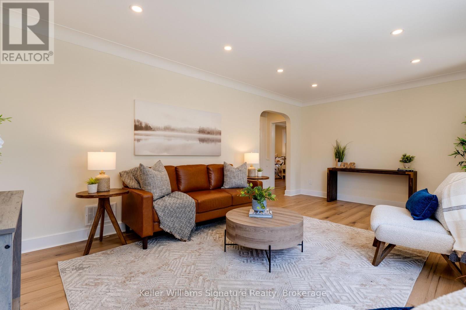 Photo 5 of 44 Grove Crescent, Brantford ON