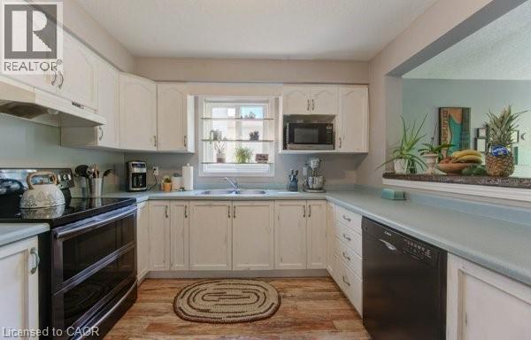 Photo 12 of 320 Bankside Drive, Kitchener ON