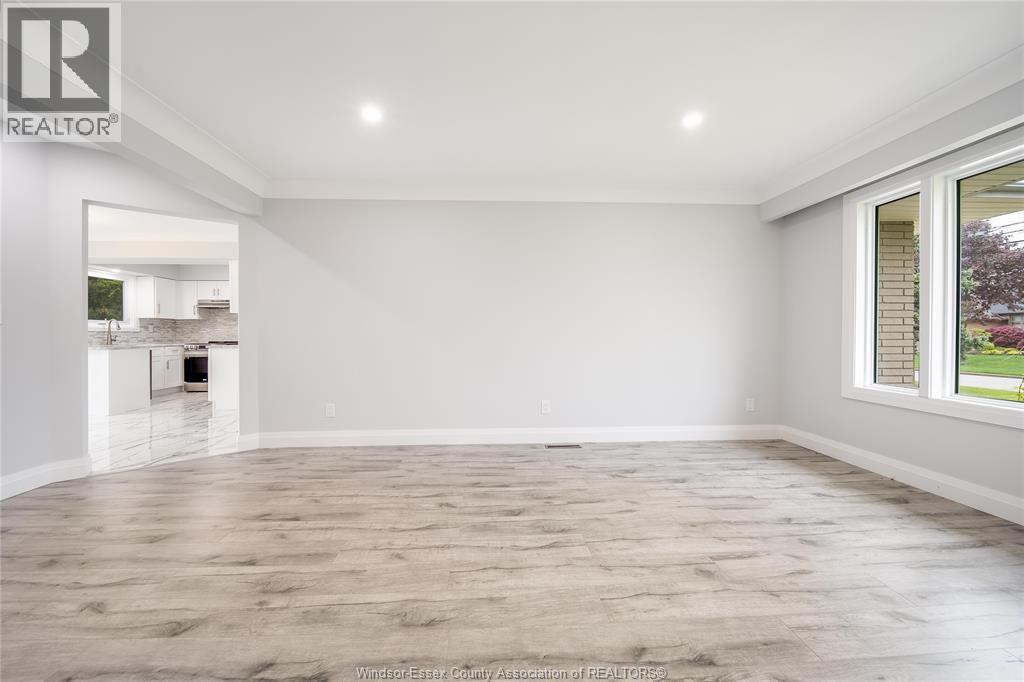 Photo 12 of 890 Wallace Avenue, Windsor ON