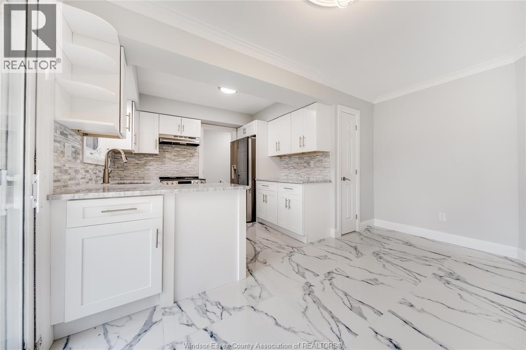 Photo 15 of 890 Wallace Avenue, Windsor ON