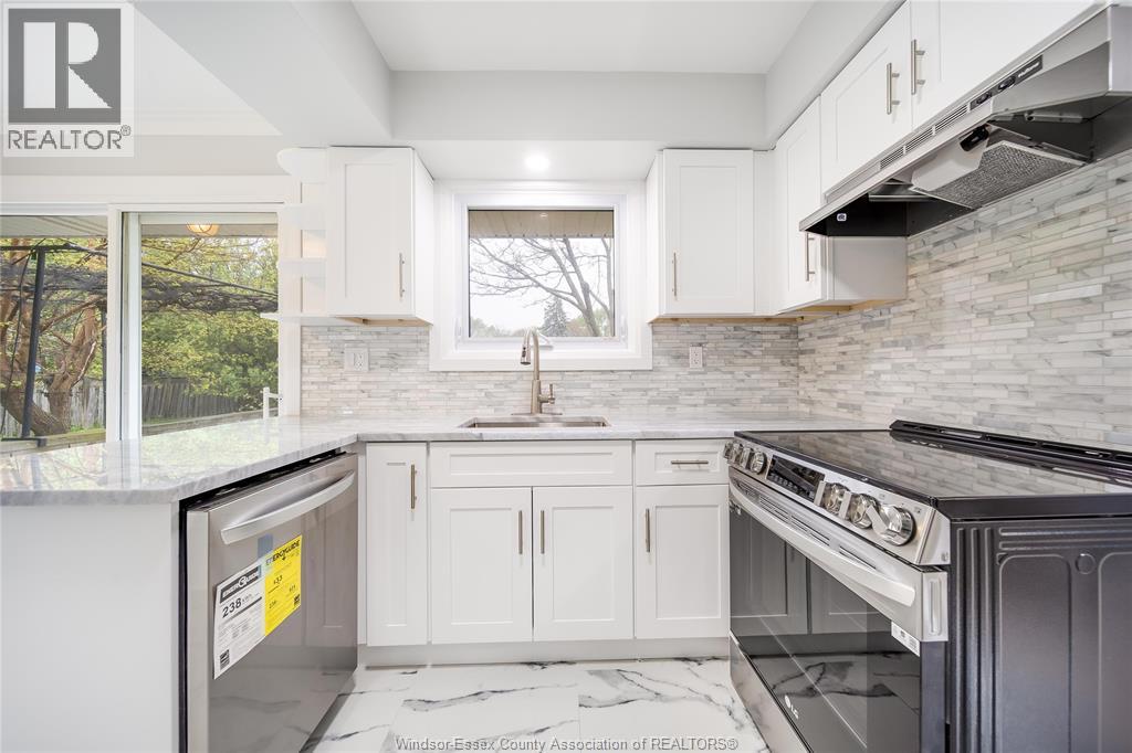 Photo 19 of 890 Wallace Avenue, Windsor ON