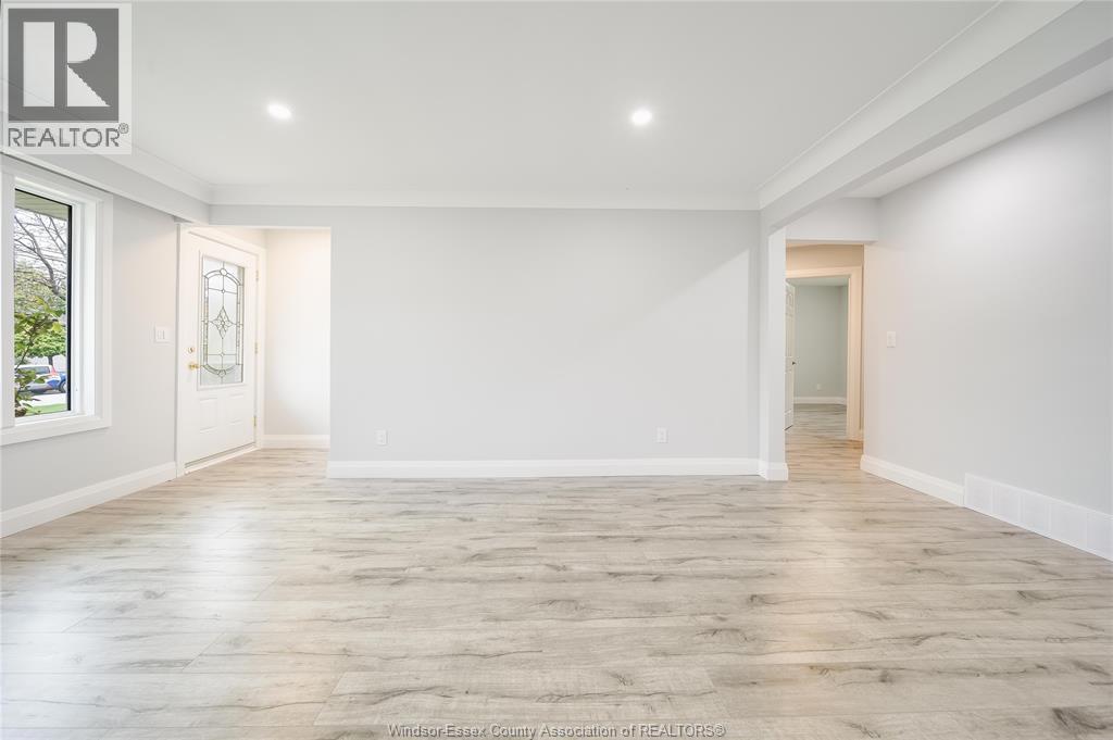 Photo 7 of 890 Wallace Avenue, Windsor ON