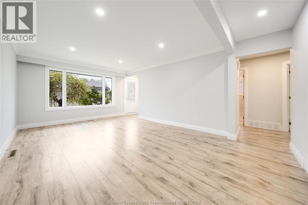 Photo 9 of 890 Wallace Avenue, Windsor ON
