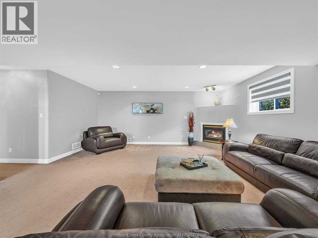 Photo 26 of 549 Birmingham Ave, Lasalle ON