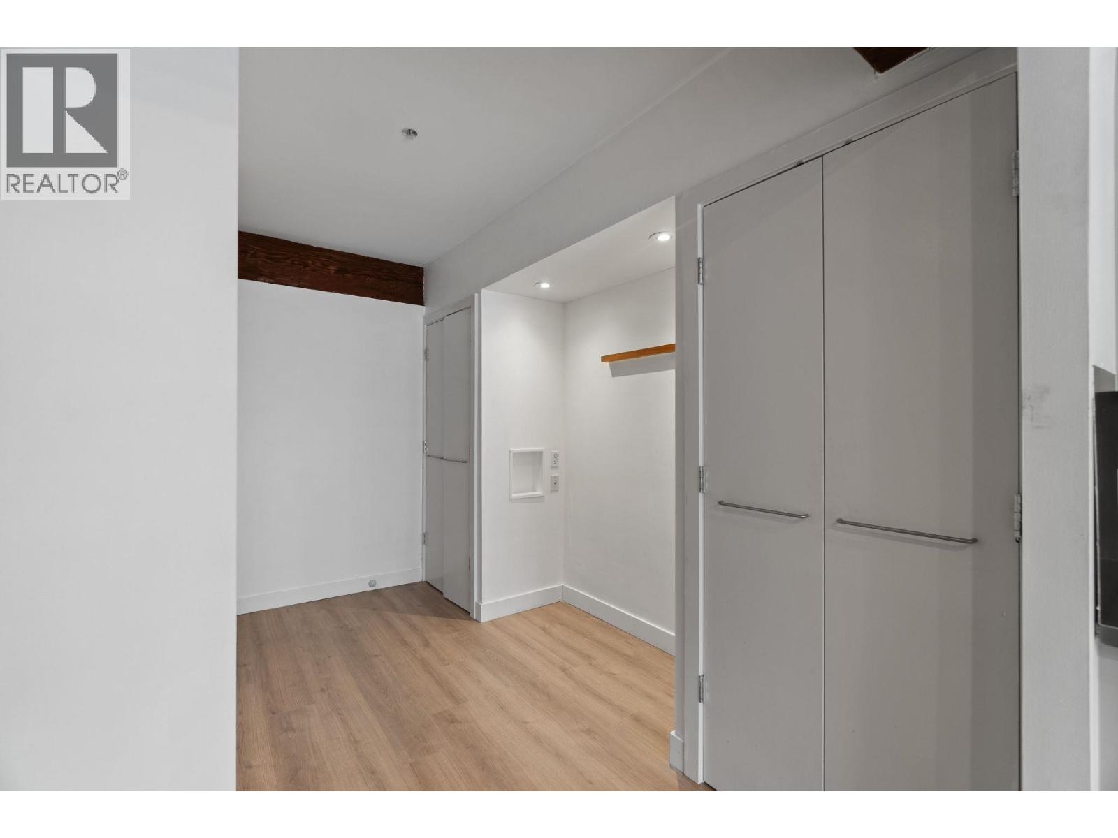 Photo 7 of 308 1072 Hamilton Street, Vancouver BC