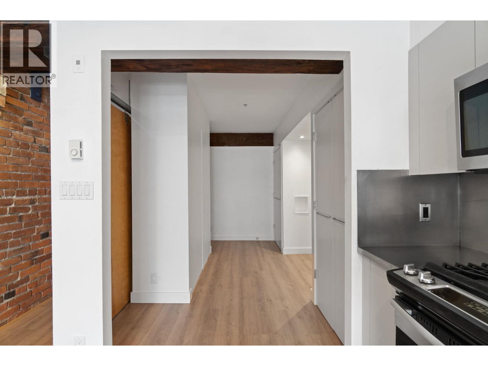 Photo 8 of 308 1072 Hamilton Street, Vancouver BC